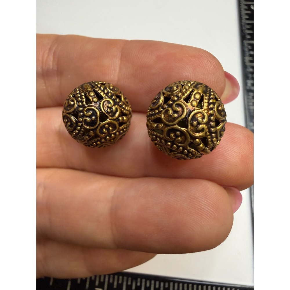 Antique Gold Tone Filigree Orb Stud Earrings Bohemian Scrollwork Ornate Spheres‎